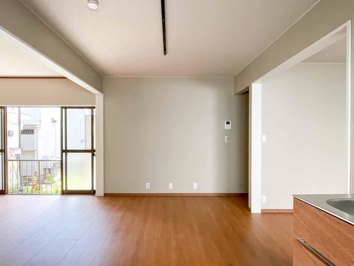 品川区平塚の賃貸物件/お部屋は緩やかにつながるワンルーム。枠の部分で区切れば、1LDKや2DKの間取りにもアレンジ可能です