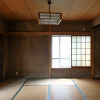 神奈川県横浜市金沢区寺前の賃貸物件/前回募集時の写真：奥の和室（現状：壁、畳などは変更済み）