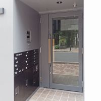 中央区東日本橋の賃貸物件/玄関には宅配ボックス完備