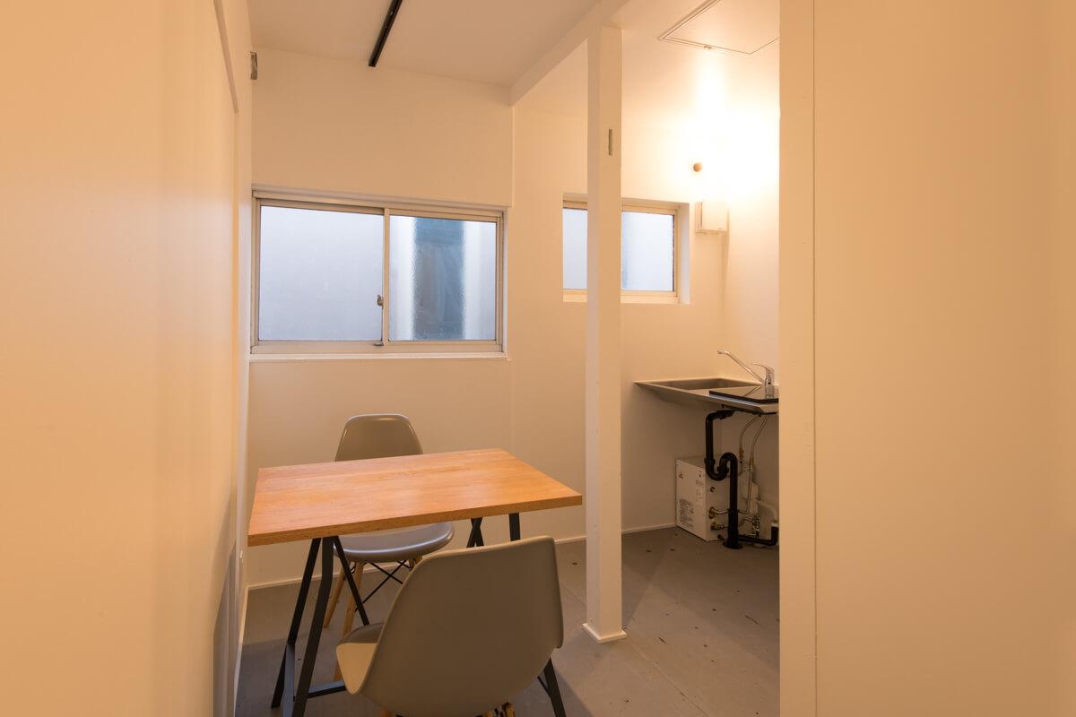 新宿区四谷の賃貸物件/2階共用部