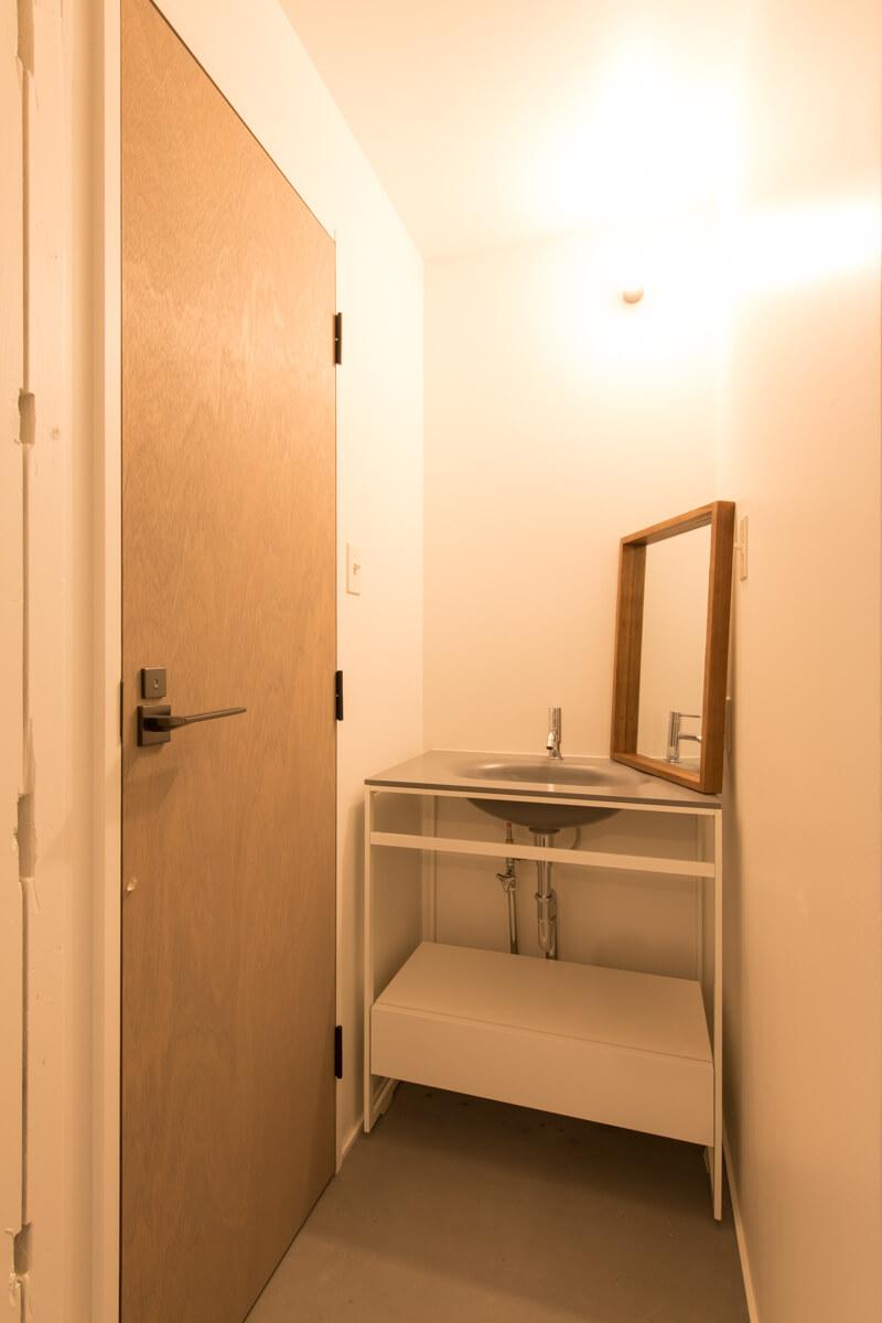 新宿区四谷の賃貸物件/2階共用部