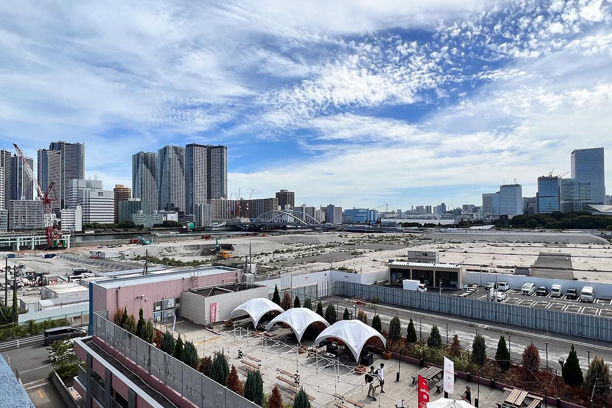 中央区築地の賃貸物件/屋上からの眺望。築地市場がなくなり、東京湾が見えます