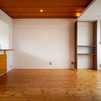 中央区築地の賃貸物件/木が多用された内装です