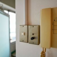中央区築地の賃貸物件/スイッチプレートもかっこいい！調光のつまみは特注とのこと