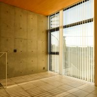 目黒区目黒の賃貸物件/夕方に撮影したLDK。西日が差し込み印象的
