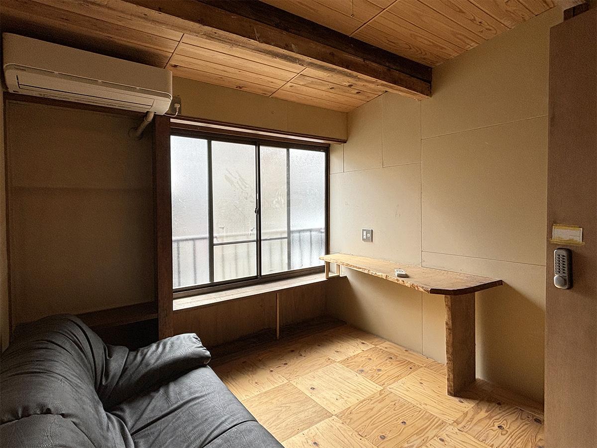 墨田区京島の賃貸物件/D号室：床と壁は素地のままなので、お好みで手を加えても