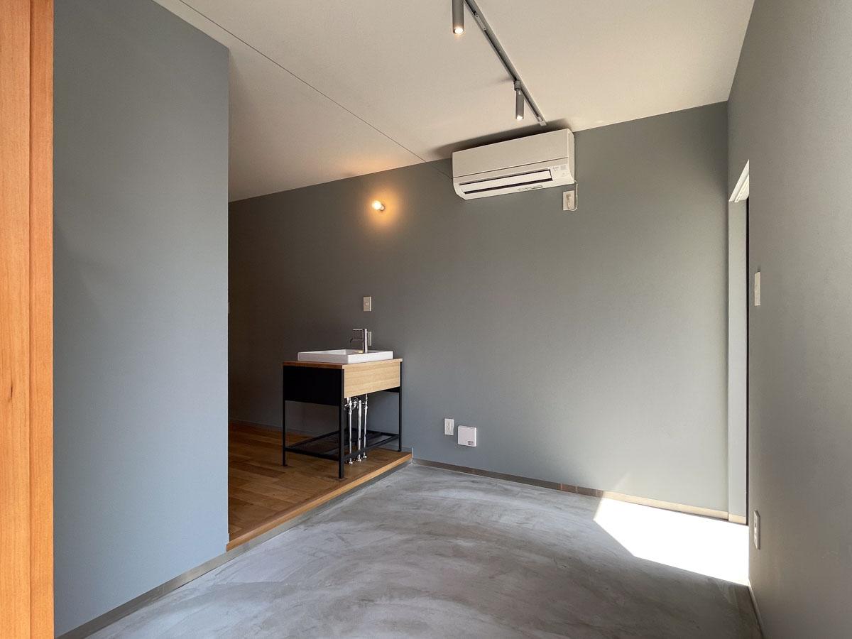 品川区西中延の賃貸物件/アトリエ使いに良さそうな、広い土間を通って部屋に入る造り