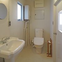 千代田区岩本町の賃貸物件/シャワーの反対側にトイレがあります