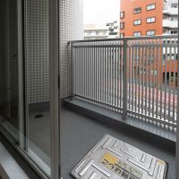新宿区大京町の賃貸物件/ベランダを横切ると