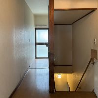 荒川区西尾久の賃貸物件/2階：階段脇からベランダに出ることも可能