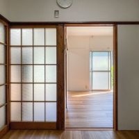板橋区赤塚の賃貸物件/レトロな建具が残っているのが素敵
