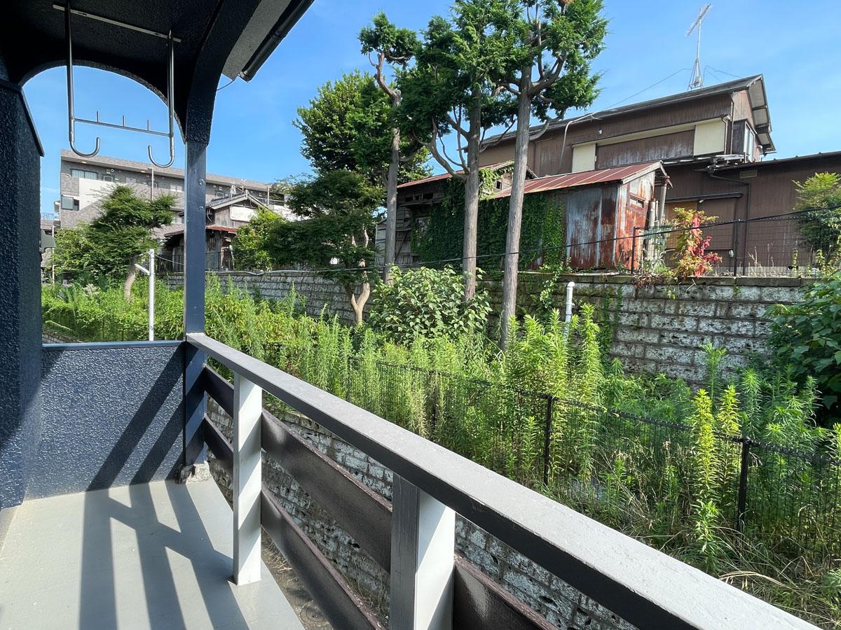 板橋区赤塚の賃貸物件/ベランダからの眺め。手摺もかわいい
