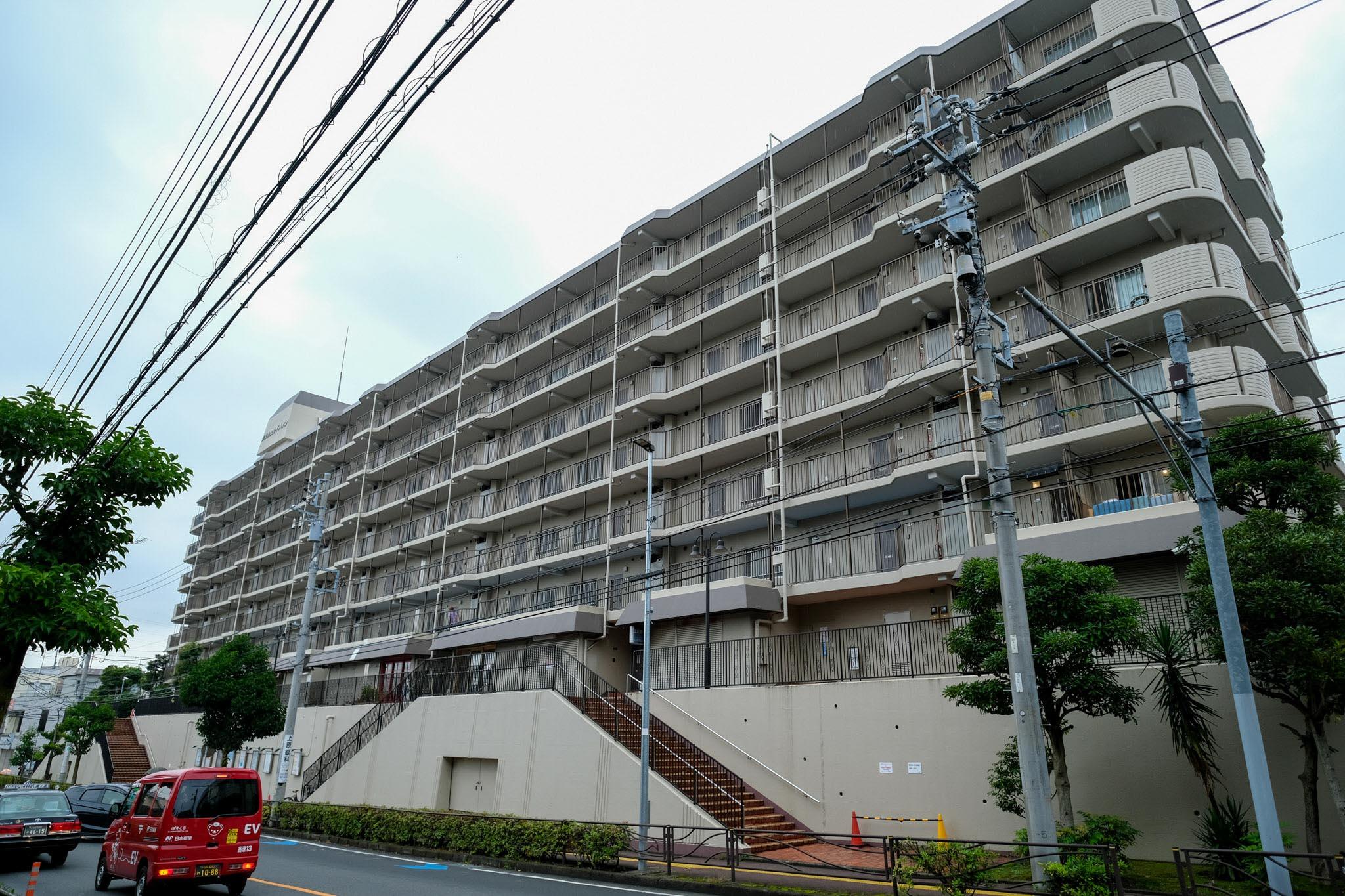 神奈川県川崎市高津区末長の賃貸物件/全戸南東向きで日当たりと眺望が良いレトロマンション