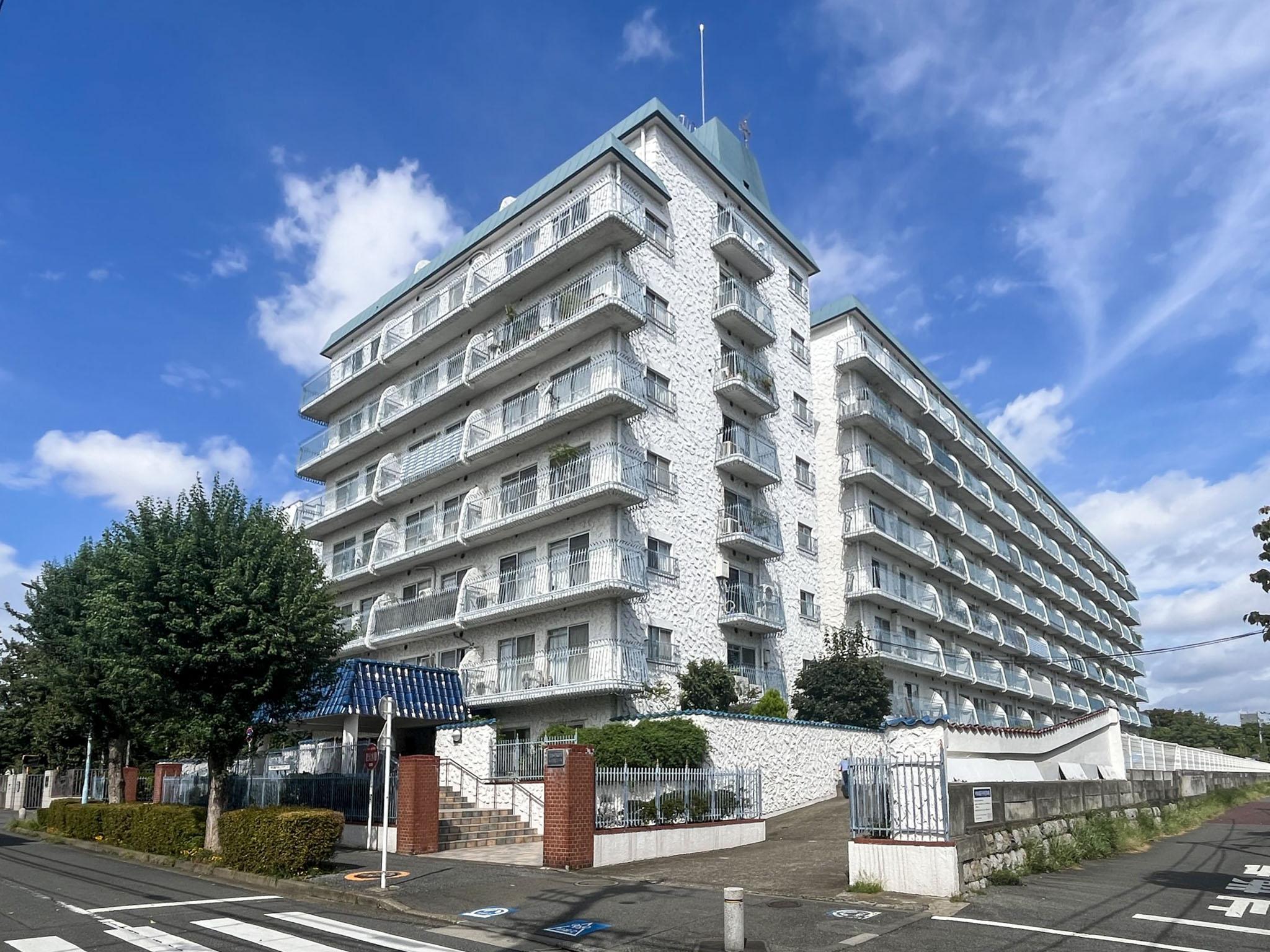 杉並区高円寺北の賃貸物件/どっしりと佇む秀和シリーズのレトロマンション