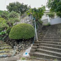 横浜市港北区日吉の賃貸物件/右側の階段をあがっていくかたち