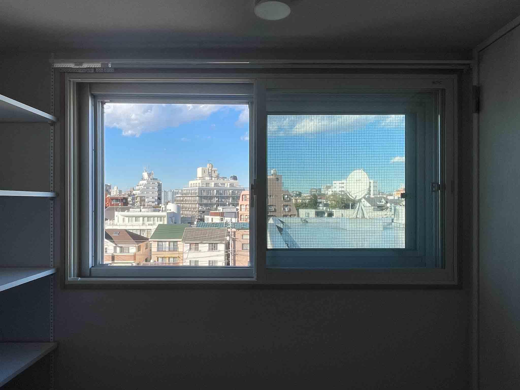 大田区田園調布の賃貸物件/仕事の合間のひと息に窓を眺めて、目を休めたい