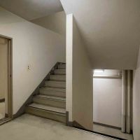 大田区田園調布の賃貸物件/エレベーターはかなり狭いので、引越し時には階段を使うことになると思います