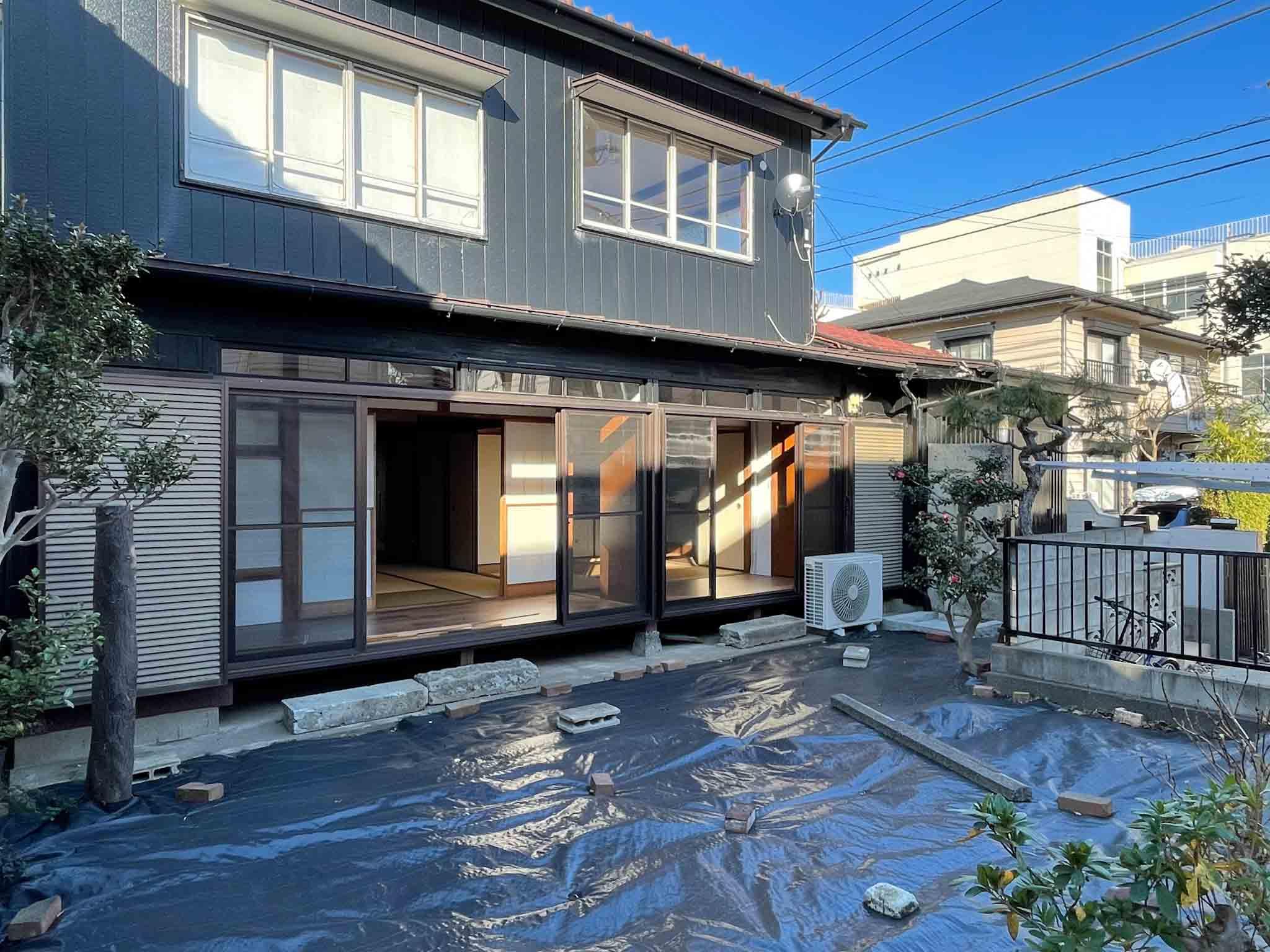 杉並区松ノ木の賃貸物件/庭から見る建物もまた趣があります