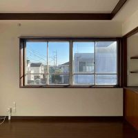 杉並区松ノ木の賃貸物件/2階：庭のお陰で目の前に抜けがあります