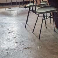 渋谷区桜丘町の賃貸物件/床の質感など、シンプルで奇をてらっていないデザインがちょうどいいです