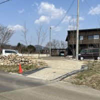 宮城県仙台市泉区朴沢鳥居原の売買物件/道路より。全5棟の分譲地です