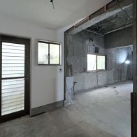 杉並区本天沼の賃貸物件/いちばん奥に勝手口のような扉があります