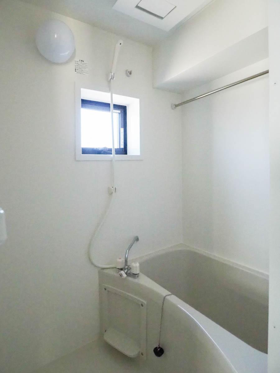 杉並区和泉の賃貸物件/浴室には浴室乾燥機がついています