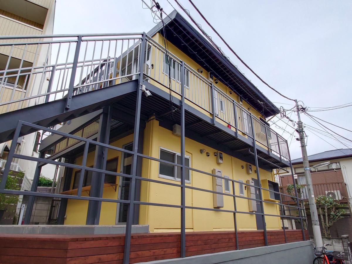 板橋区大谷口上町の賃貸物件/2階右奥が今回募集の04号室になります。ハンバーガーショップなど、他の区画も店舗が入っています！