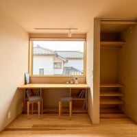 埼玉県比企郡鳩山町楓ケ丘の売買物件/2階のホールにはデスクが造作されている