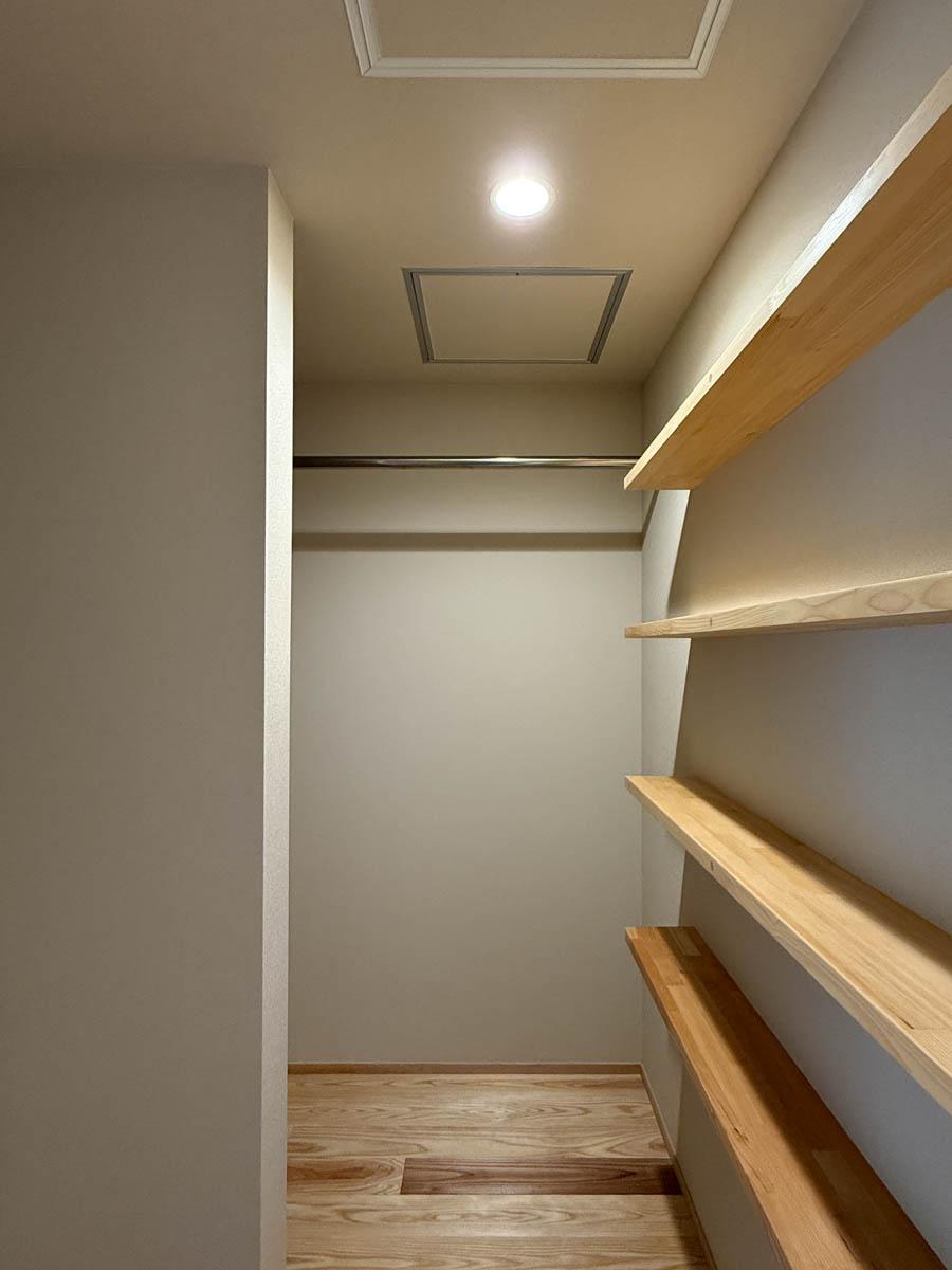 埼玉県比企郡鳩山町楓ケ丘の売買物件/ウォークインクローゼット