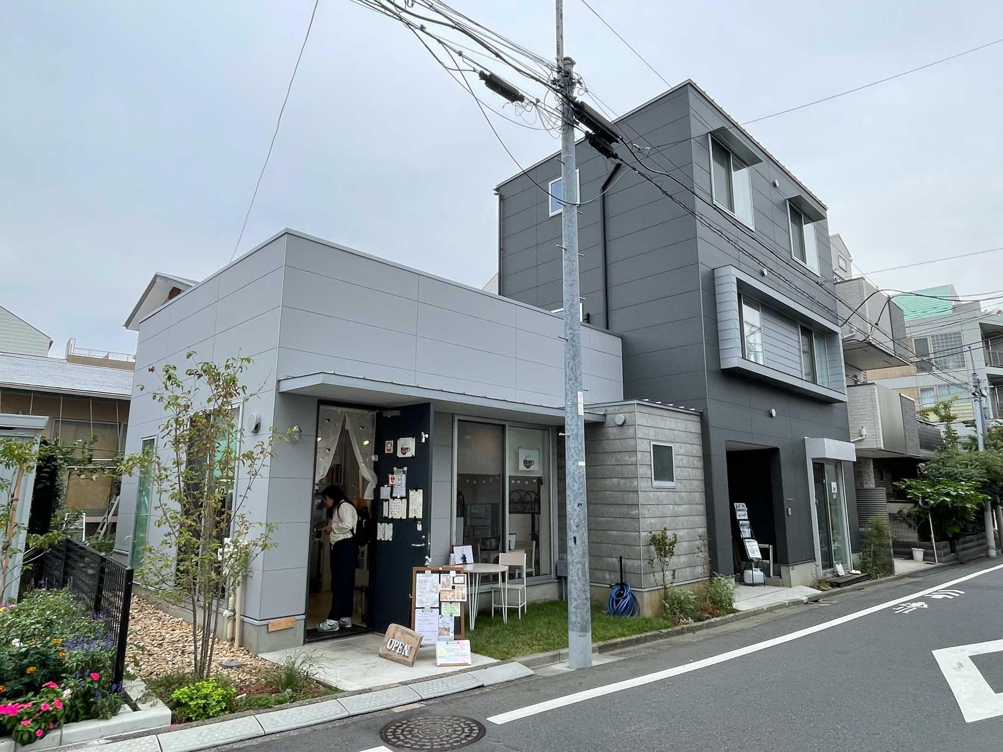 世田谷区豪徳寺の賃貸物件/豪徳寺駅から南の商店街をのんびり歩いて、少し住宅街に入ったところにある女性限定のシェアハウス