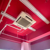 中央区日本橋馬喰町の賃貸物件/2階：設備は全て残置物ですが、エアコンや照明設備はそろっています