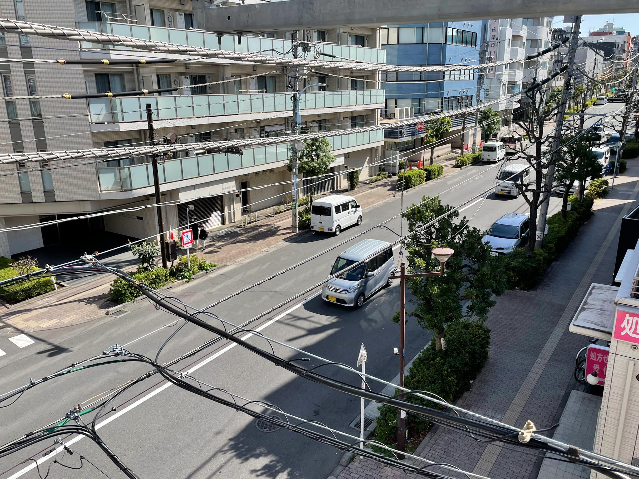 杉並区高円寺南の賃貸物件/302：全面道路は高南通り。室内にいれば車の走行音はあまり気にならないと思います