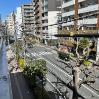 杉並区高円寺南の賃貸物件/303：同じく、ベランダから高南通りが見えます
