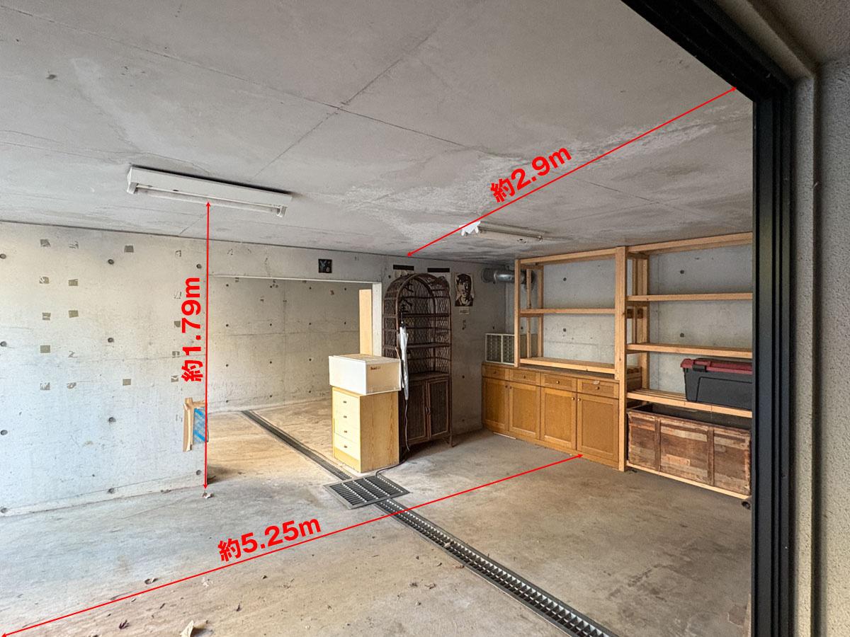 練馬区春日町の賃貸物件/建物に向かって右側のガレージ　寸法は現地で計測したものです