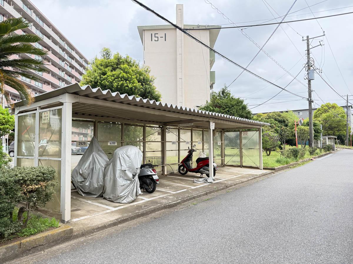 千葉県美浜区幸町の売買物件/屋根付きのバイク置き場も空きがあり、月額1,000円で駐輪可能
