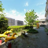 川崎市高津区下作延の売買物件/マンション内には子供を遊ばせることのできる小さなスペース
