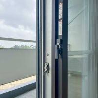 大田区田園調布の売買物件/二重窓になっているため、音や断熱性は安心
