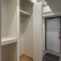 大田区田園調布の売買物件/廊下にも収納があります