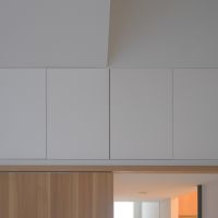渋谷区上原の売買物件/天高を生かして、上部にも収納が用意されている