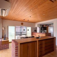 川崎市宮前区宮前平の売買物件/造作収納カウンターには手持ちの家具を入れている（家具は撤去予定）