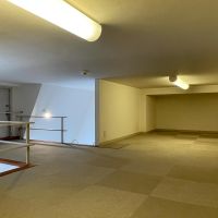 中野区東中野の賃貸物件/直立して歩くのは難しいですが、寝転んでくつろいだり、ローテーブルを置いてデスクワークをしたりと、十分に活用できるスペースです