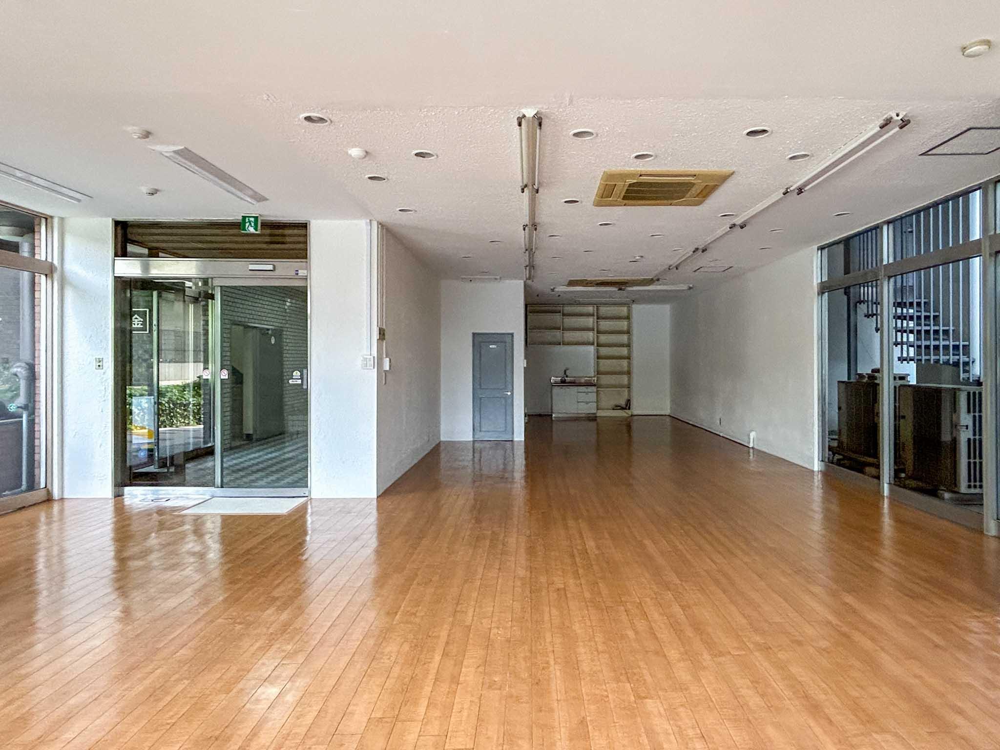 品川区上大崎の賃貸物件/部屋の奥の方をみる
