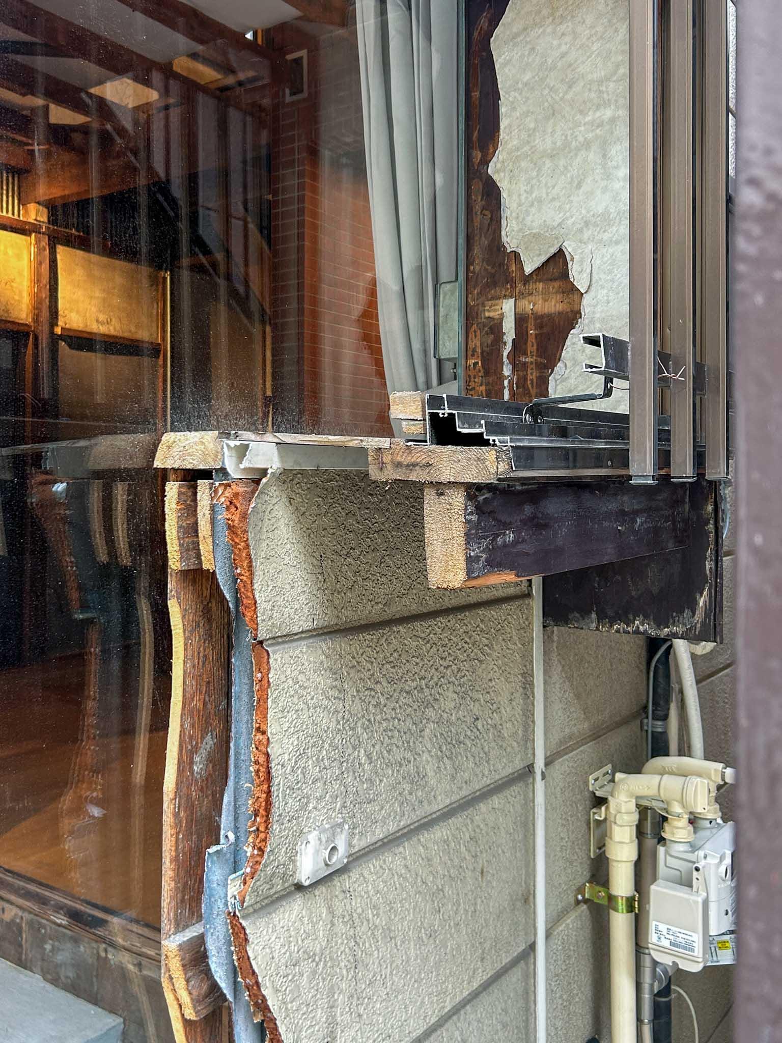 江東区清澄の賃貸物件/きれいに削り取られた断面。外壁のつくりが丸見え