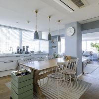 品川区東品川の売買物件/ダイニングキッチンにも窓があり、しっかりと光が入る
