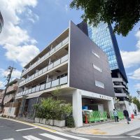 中野区中野の賃貸物件/渋い存在感の外観。今回のリノベーションで耐震・断熱・配管交換など建物のベースの工事もしっかり行っています