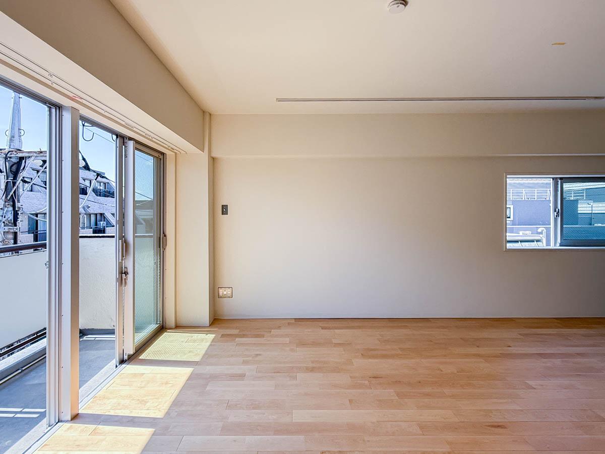 中野区中野の賃貸物件/部屋は全部屋東向き。午前中に心地よい日差しが注ぎます（405号室）