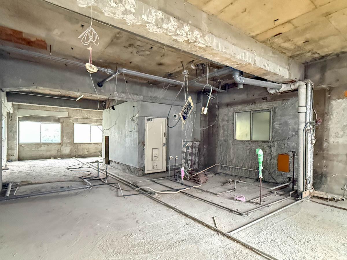 渋谷区東の賃貸物件/床の配管は撤去し、すっきりとさせる予定です