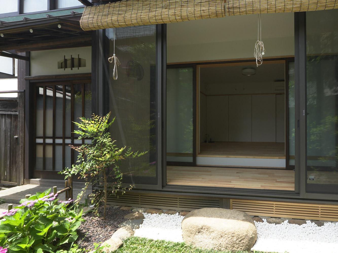 大田区南馬込の賃貸物件/庭に面した縁側が気持ちよさそう