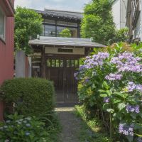 大田区南馬込の賃貸物件/それでは、順に細かく見ていきましょう。まずは、趣ある門扉がお出迎え